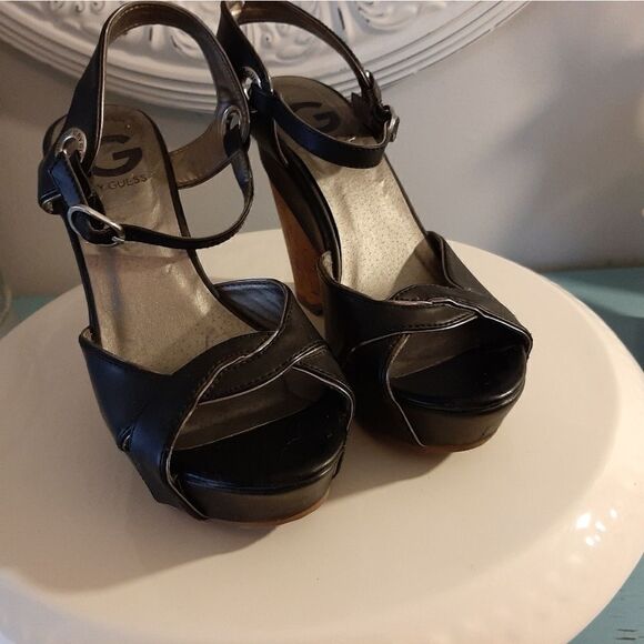 Guess Wedges - Picture 2 of 2